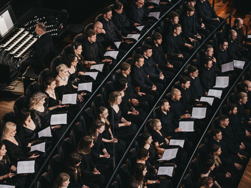 a photo of a choir