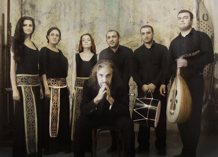 Zdjęcie portretowe artystów tworzących The Naghash Ensemble